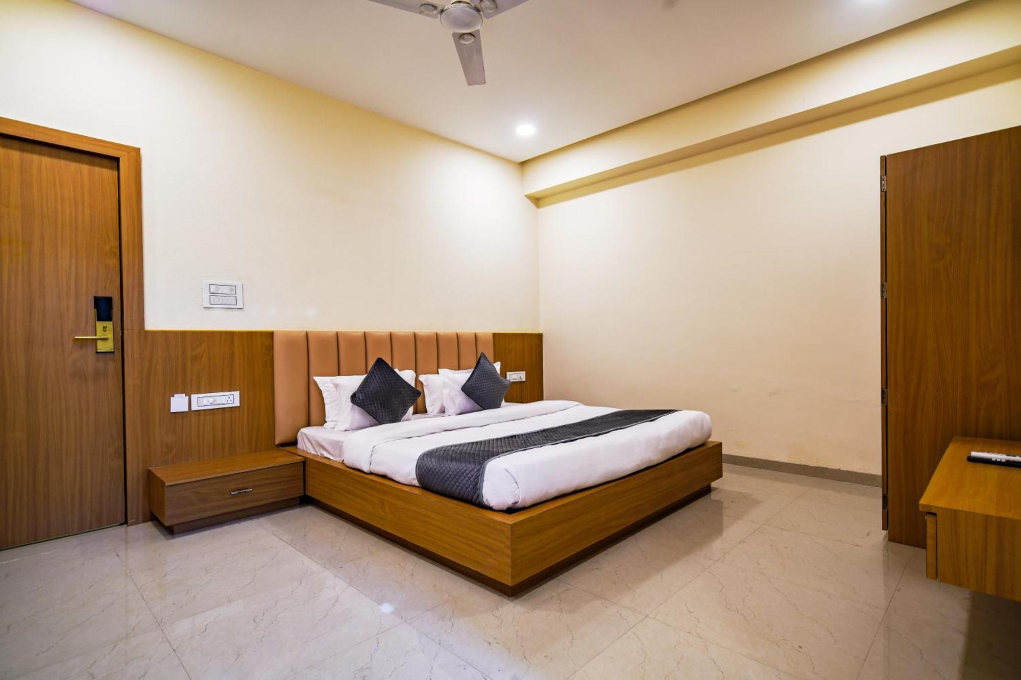 Hotel Shivlok Ujjain Room photo